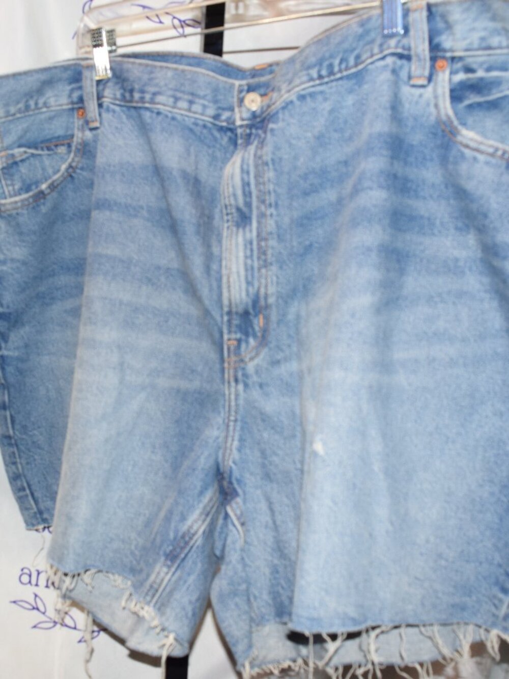 Old Navy Woman's High-Rise‎ Slouchy Straight Cut-Off Jean Shorts - Size: 28